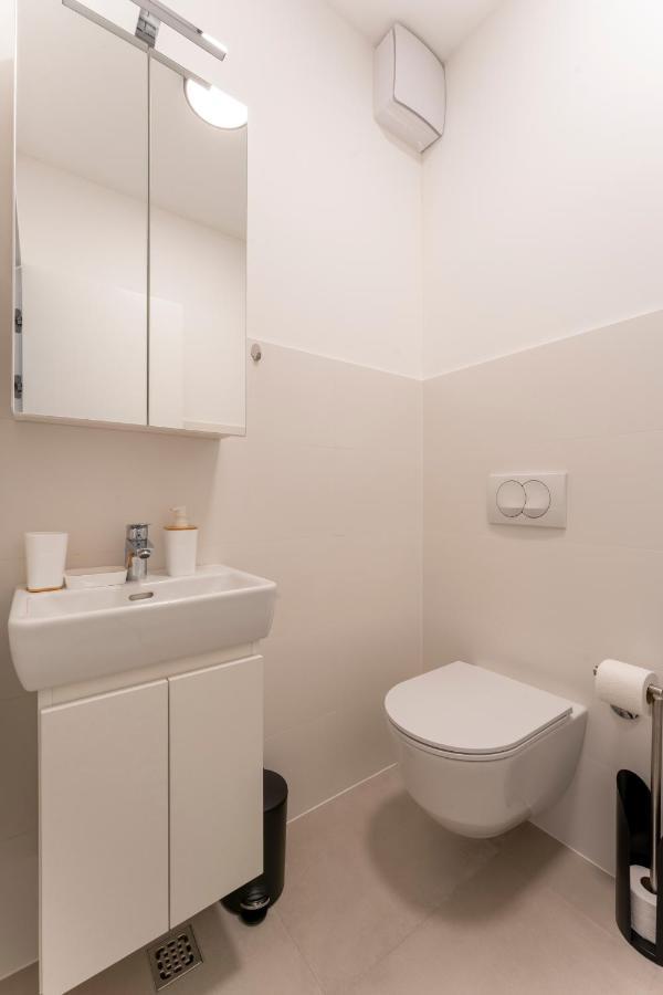 Lu Apartment Split
