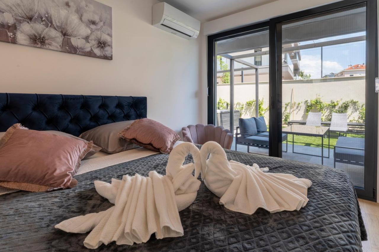 Lu Apartment Split